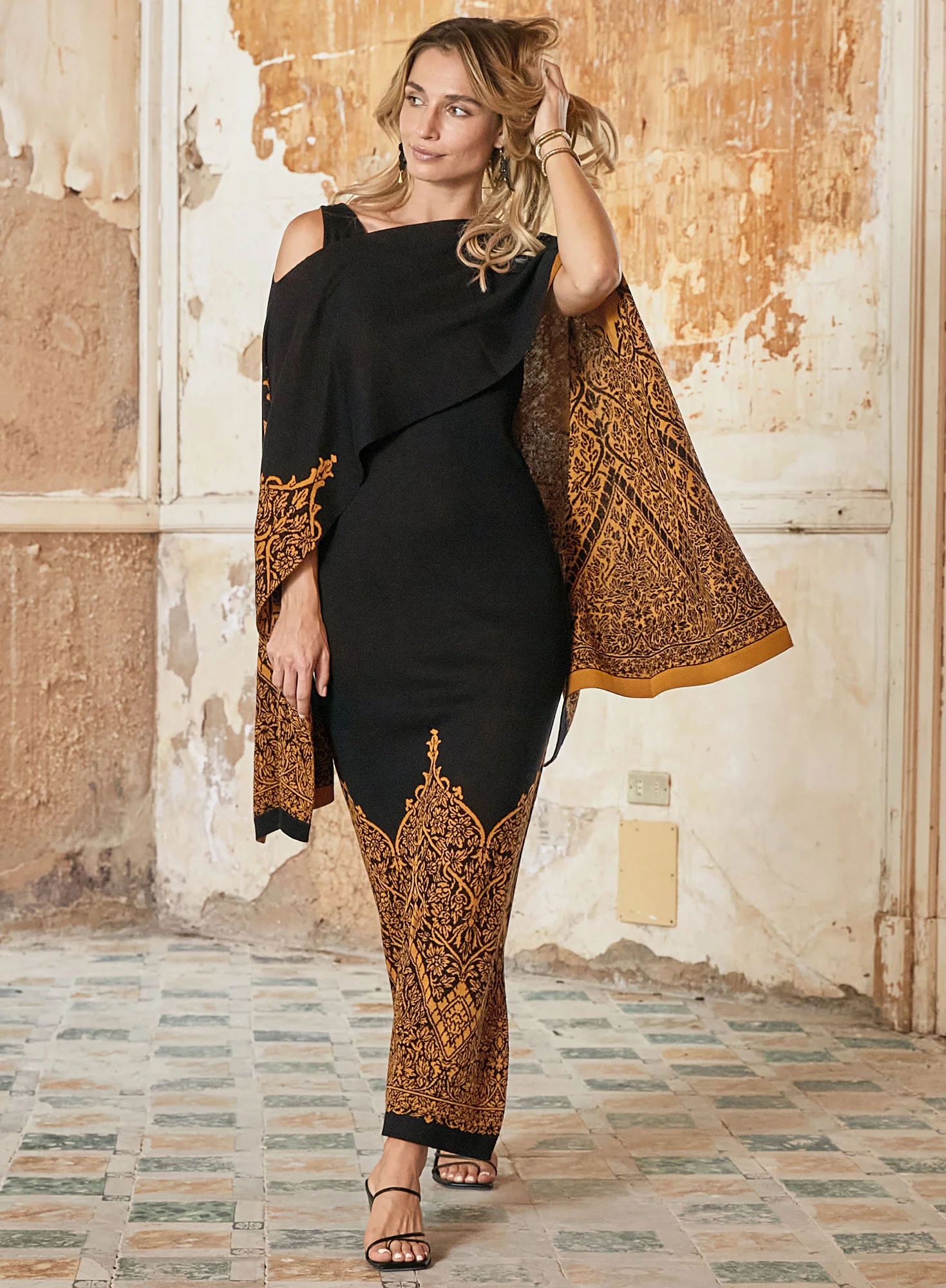 Arabesque Revers. Dress/Poncho - Image 10