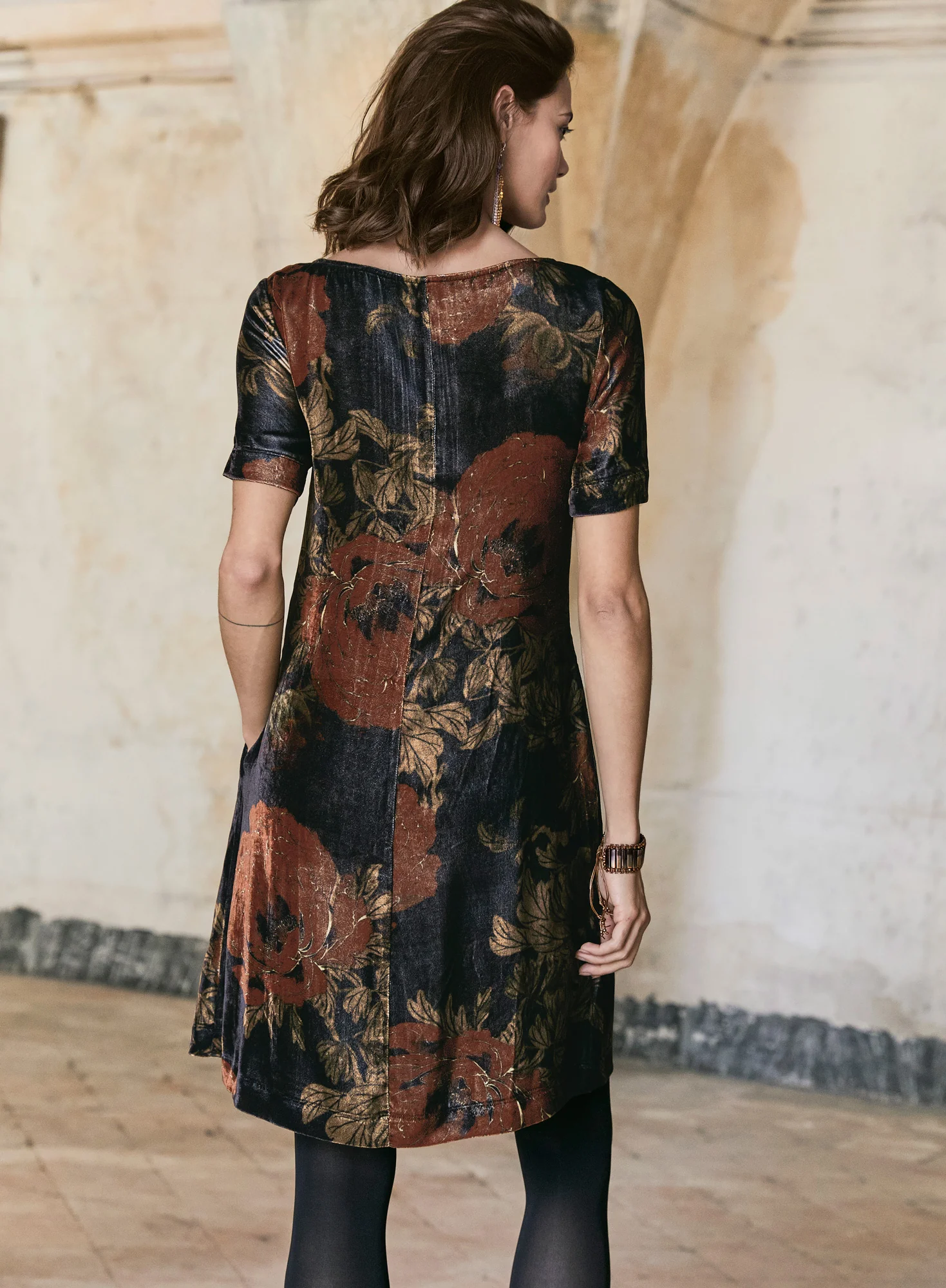 Carmen Velvet Dress - Image 2