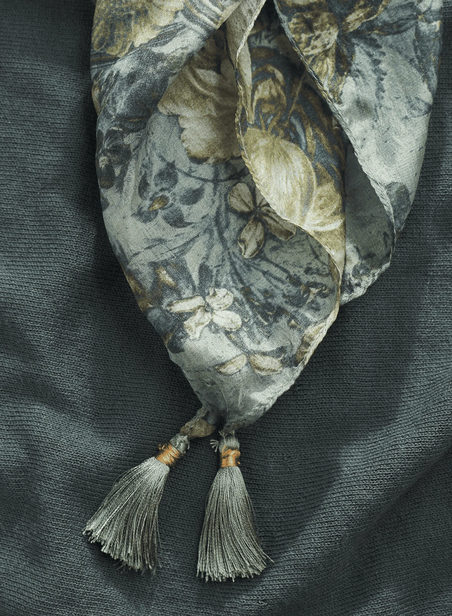 Flemish Bouquet Scarf - Image 3