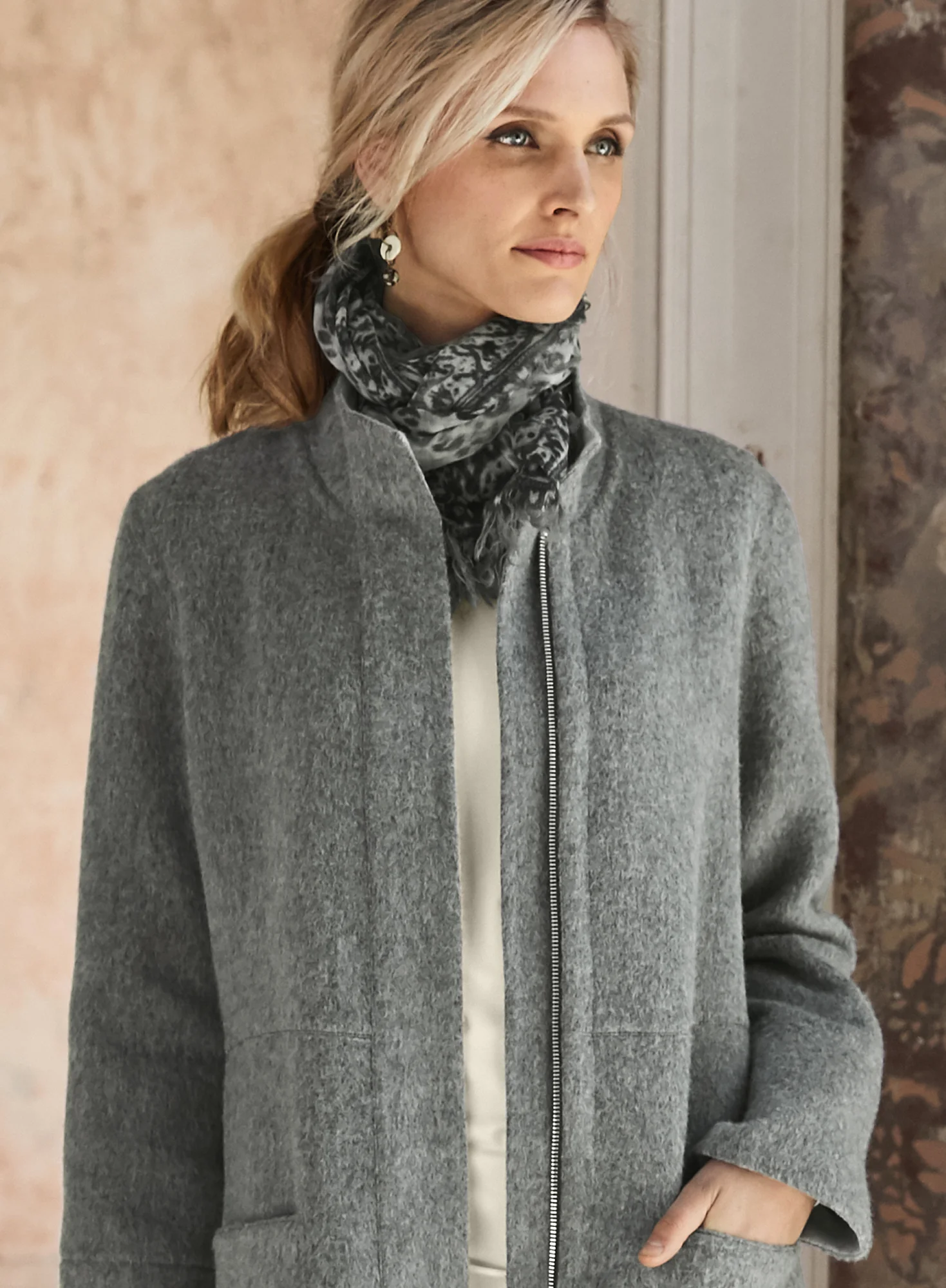 Grey Faunal Scarf - Image 3