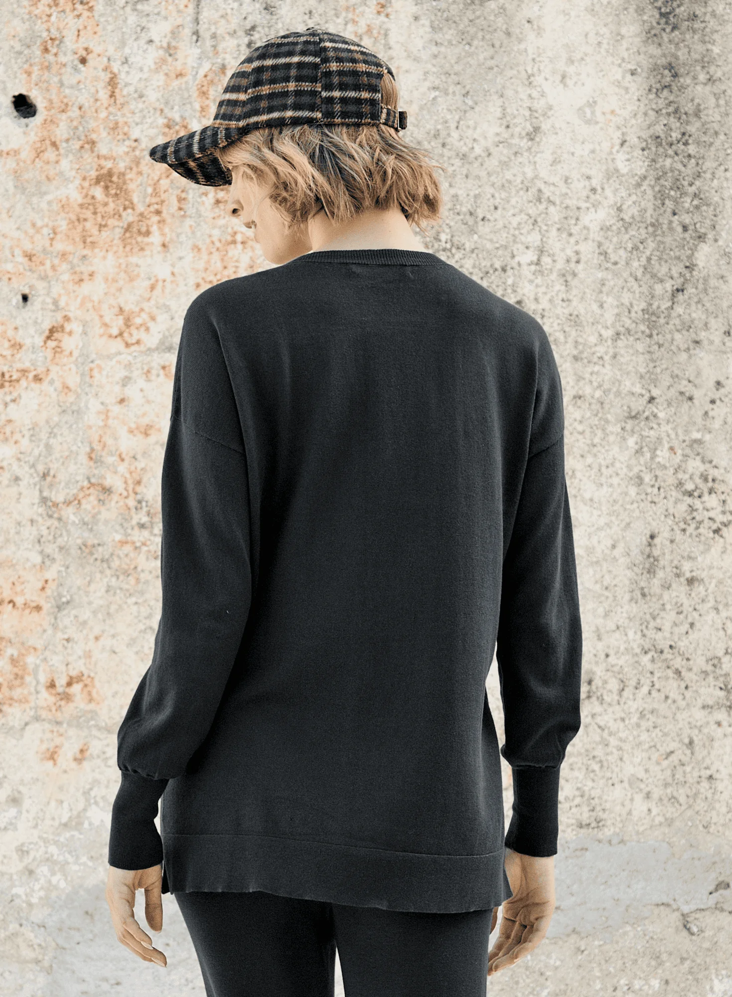 Narbonne V-Neck Pullover - Image 2