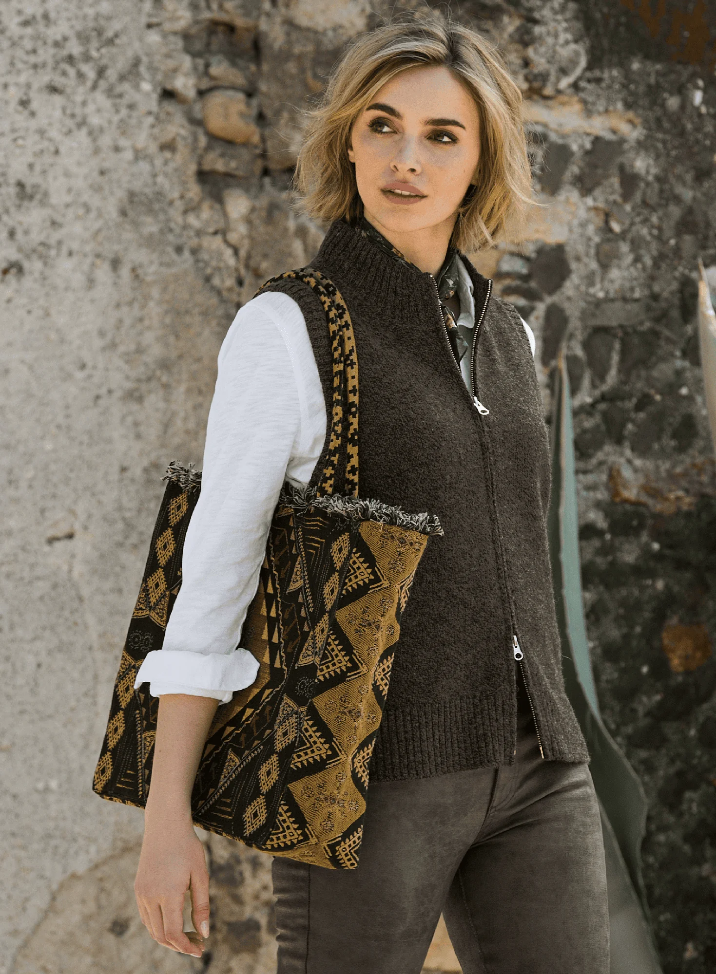 Tapestry Bag - Image 18